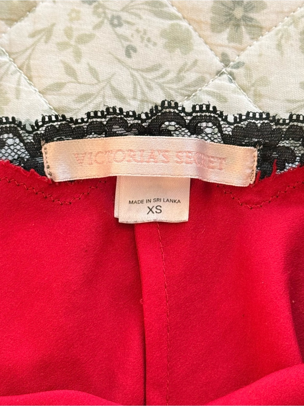 Y2k Victoria's Secret red slip dress with black lace trim - Picture 4 of 5
